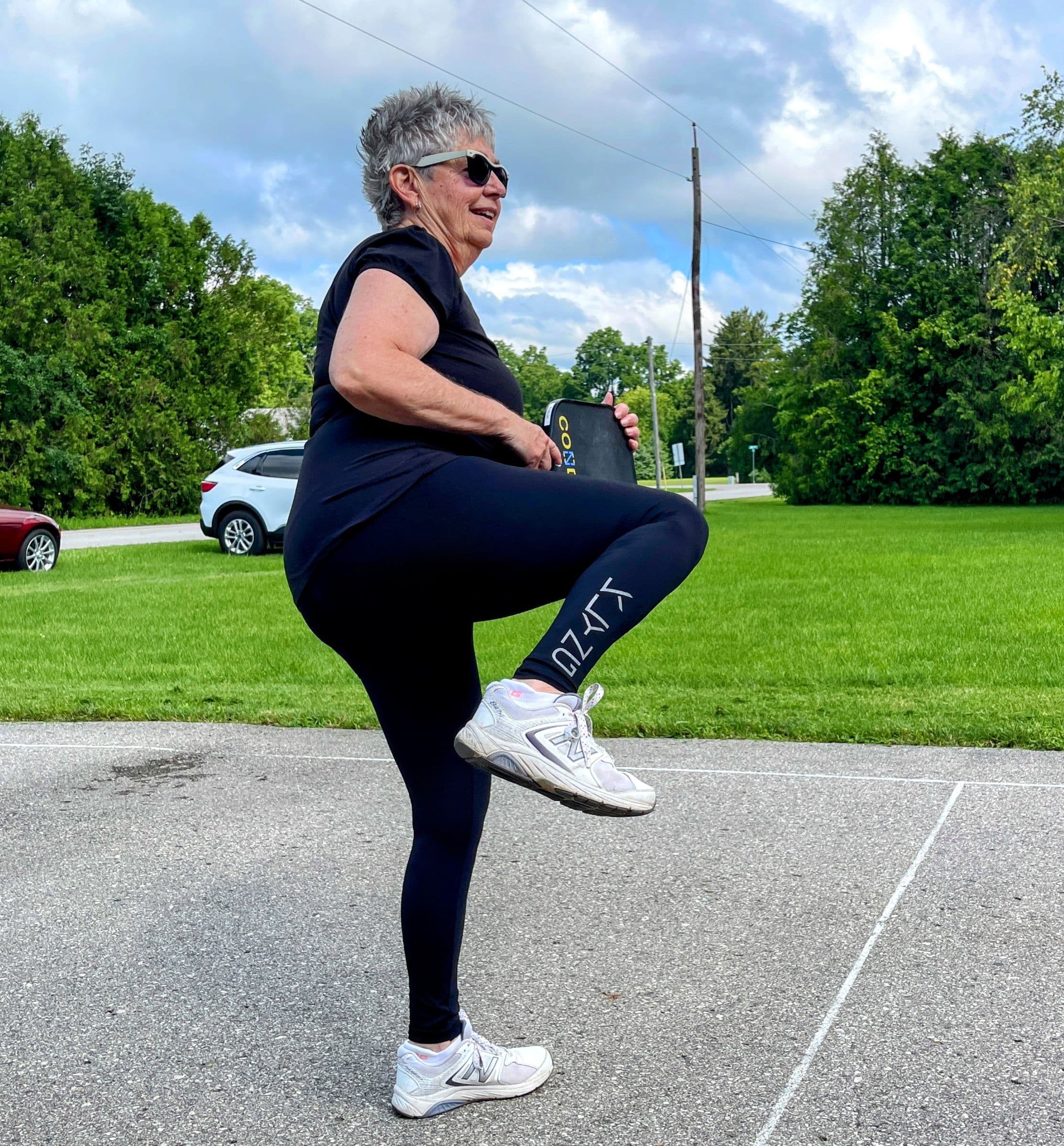 Maximizing Performance: Klyng’s Specialized Pickleball Compression Tights for Women Pickleball Players and the Importance of Pelvic Stability